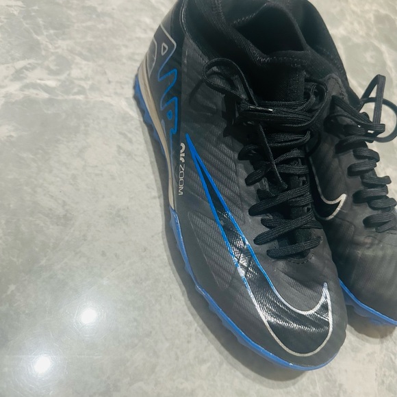 Nike Black and Blue Soccer Cleats - Picture 2 of 6